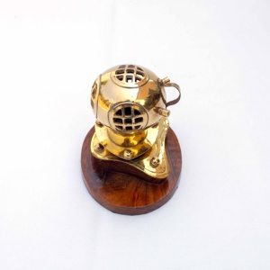 Haute qualité 4 pouces petit casque de plongée en laiton roman décor nautique cadeau d'entreprise pièce de table de bureau - Product Image 3