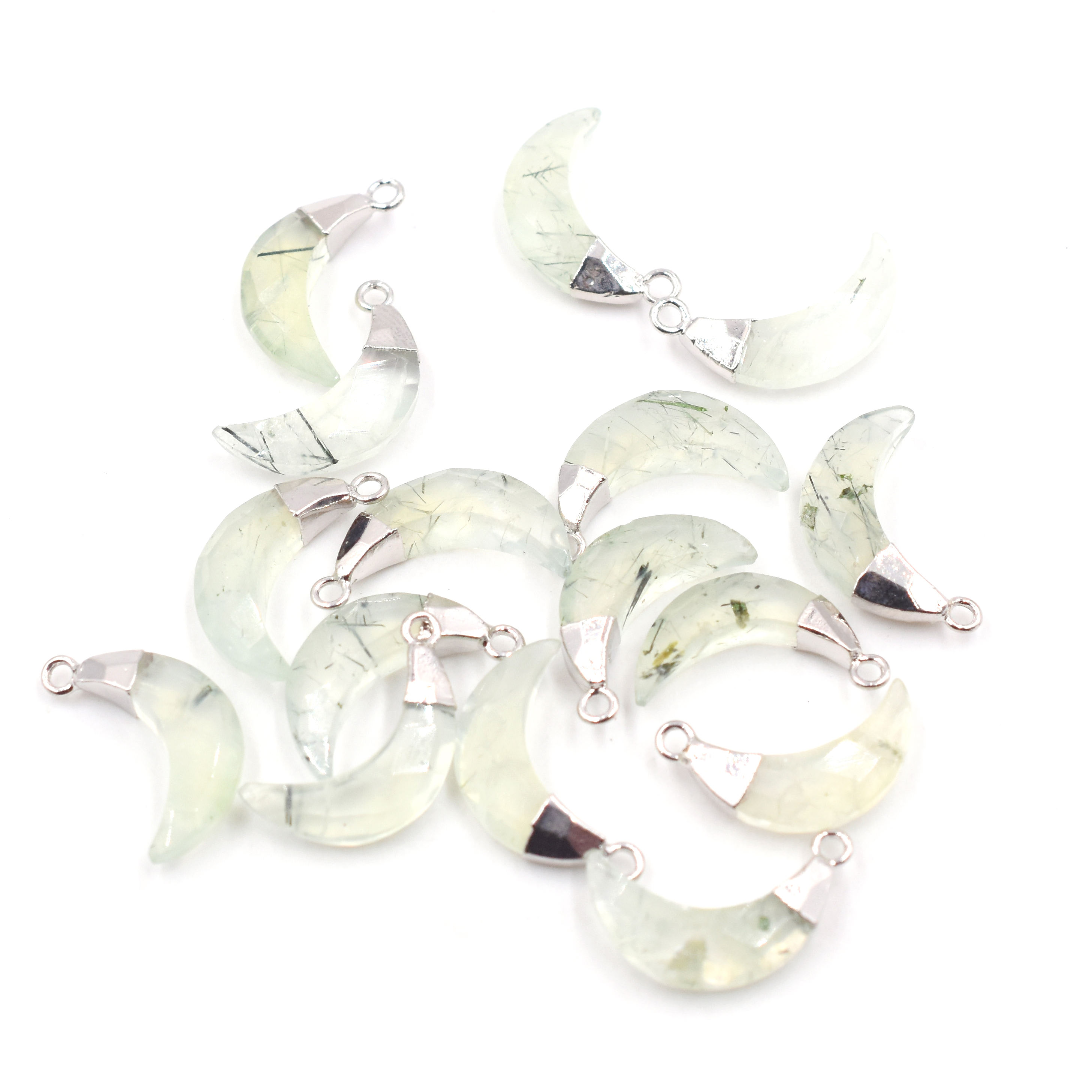 สีเขียวอ่อน