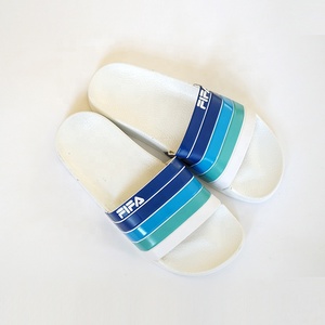 Chausson d'été en PVC, antidérapant et respirant, imprimé, pour hommes et femmes, semelle supérieure et intérieure imperméable. - Product Image 1
