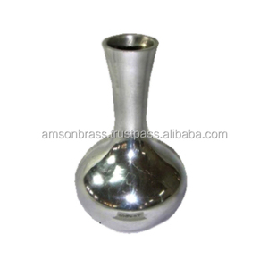 Vase en métal pour décor à la maison fini argent antique Vase à fleurs en métal imprimé de créateur Vase à fleurs de table coulé - Product Image 3