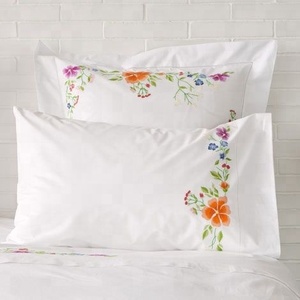 Sábana Bordada a Mano 100% Algodón, para Hogar y Hotel - Product Image 2