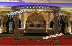 Mandap de mariage Bollywood avec éclairage LED, Mandap en cristal doré, Mandaps en fibre de cristal FIJI SINGAPORE - Product Image 4