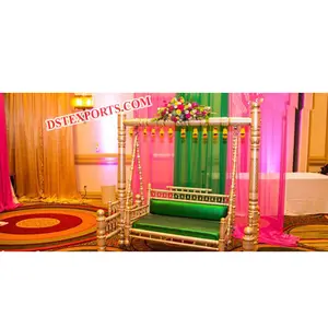 Columpio/Jhula de Madera Tallada para Bodas Rusas, Madera Tratada, Estilo Moderno, Duradero, Tamaño Personalizado para Eventos de Boda - Product Image 1