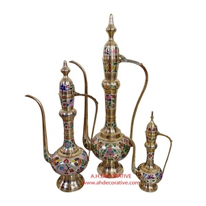 Ensemble de vaisselle arabe Aftaba de haute qualité Design en aluminium fait à la main avec finition dorée et colorée Technique de coulée en laiton en métal - Product Image 2