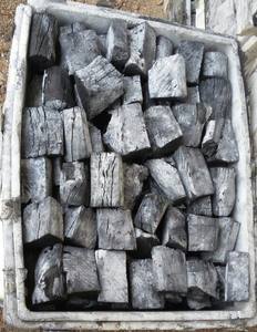 LYCHEE madera dura blanca BINCHOTAN palitos de carbón polvo de briquetas de eucalipto para barbacoa directamente de la fábrica de Vietnam - Product Image 2