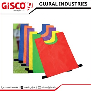 Fabricant indien de vêtements de sport de football bavoirs et gilet d'entraînement de football tissu en maille imprimé unisexe adulte marque personnalisée - Product Image 3