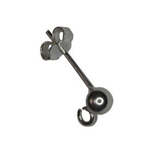 Boule en argent sterling de 4mm avec clous à boucle Accessoires de bijoux en vente avec des remises de volume - Product Image 1