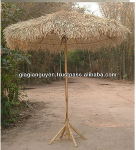 Parasol écologique en chaume avec motif en herbe de mer et feuilles de palmier, mobilier d'extérieur traditionnel du Vietnam - Product Image 2