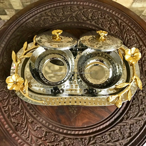 Plateau et deux bols avec couvercle, artisanal et en aluminium, décoratif en métal, pour l'artisanat et le travail - Product Image 2