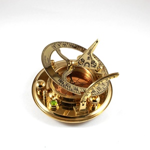 Brújula de reloj de sol náutico de latón con acabado antiguo en caja de madera SAINC250 con vidrio duradero y material metálico - Product Image 2