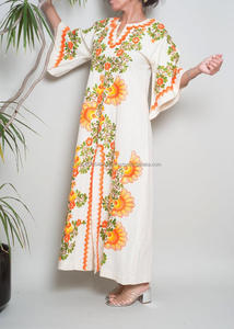 Increíble vestido largo bohemio con mangas de Ángel bordadas de pavo real, caftán Vintage con cremallera en la espalda, Color cítrico, 1970 - Product Image 4