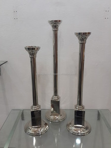เชิงเทียนโลหะสองแขนสีทองสำหรับวางบนโต๊ะ - Product Image 2