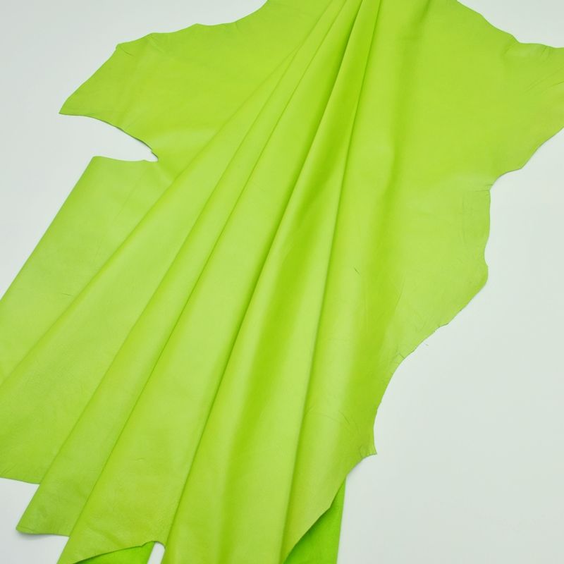 สีเขียว