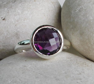 Anillo de piedras preciosas hecho a mano de cuarzo amatista en plata de ley 925 - Product Image 1