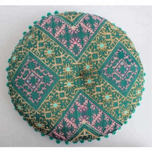 Coussin rond indien 100% coton Commerce équitable Coussin de sol Coussin brodé à la main Coussins de couleur verte - Product Image 4