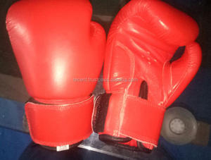 Gants de boxe en cuir véritable rouge avec boucle à crochet pour arts martiaux - Product Image 3