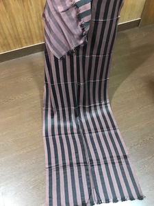 Echarpe longue en viscose élégante pour l'hiver et toutes les saisons Ensemble de 6 pièces respectueux de la peau avec couleur personnalisée et design uni - Product Image 2