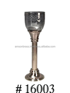 Bougeoir à gobelet en laiton aux finitions antiques - Product Image 2