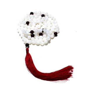 Collier fait à la main en pierre naturelle de 8mm, Chakra, pierre de lune blanche, 108 perles rondes, gland, bijoux de Yoga, Mala noué - Product Image 1