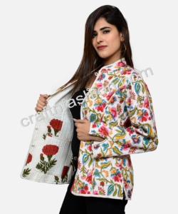 Chaqueta Kantha Acolchada Reversible - Chaqueta de Moda Bohemia con Bordado Kantha - Chaqueta de Invierno - Estampado Floral - Product Image 1