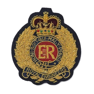 Écusson Royal de Blazer en fil d'or, badge brodé personnalisé à la main, badges tactiques OEM - Product Image 3