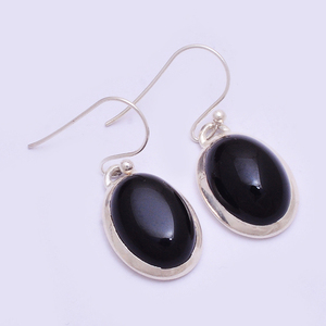Véritable. Boucles d'oreilles pendantes en argent sterling 925 de style vintage faites à la main en forme de crochet en forme de pierre précieuse d'onyx noir ovale solide pour les mariages - Product Image 1