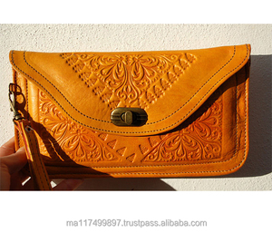 Portefeuille en cuir personnalisé pour femme de la marque Maroc avec motif en relief, élégant bracelet - Product Image 1