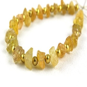 Pierre précieuse saphir jaune naturel forme inégale centre percé rugueux AAA Grade étoile effet optique 6-7mm pour la fabrication de bijoux perles - Product Image 1