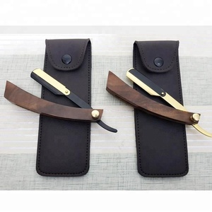 Rasoir droit pour barbier, manche en bois, noir et or mat - Product Image 1