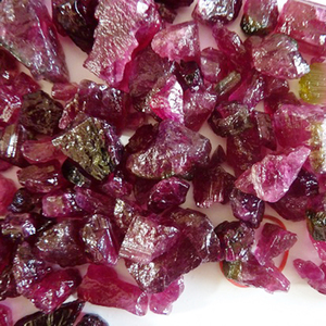 
 
 
 Pierres brutes de tourmaline naturelle - Couleurs mélangées, non traitées, origine Inde (IN-27243), vente en gros en vrac |   Coscatlexports DS1489898 - Product Image 5