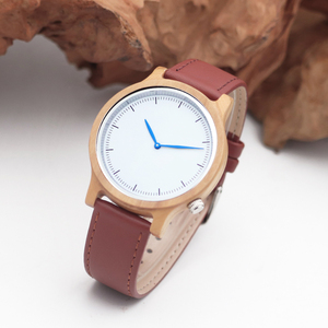 <span class=keywords><strong>Orologio</strong></span> <span class=keywords><strong>da</strong></span> <span class=keywords><strong>polso</strong></span> <span class=keywords><strong>in</strong></span> <span class=keywords><strong>legno</strong></span> di bambù con cinturino <span class=keywords><strong>in</strong></span> pelle <span class=keywords><strong>orologio</strong></span> con logo personalizzato Miyota 2035 orologi al quarzo - Product Image 2