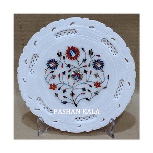 Sculpture à la main ronde en marbre blanc artisanal décoratif avec plaque d'incrustation et finition fine et polie pour la cuisine et l'hôtel - Product Image 1