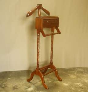 ชั้นวางเสื้อโค้ทเฟอร์นิเจอร์ไม้มะฮอกกานี-ไม้แขวนเสื้อเฟอร์นิเจอร์ไม้มะฮอกกานีอินโดนีเซีย - Product Image 1