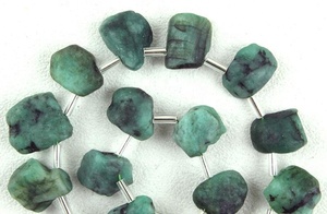 Piedra preciosa Esmeralda verde natural sin tratar, forma desigual, fabricación en bruto, joyería hecha a mano, piedra natal de mayo, venta al por mayor - Product Image 2