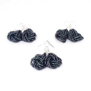 Pendientes colgantes, pendientes con nudo francés, pendientes color carbón. Felicidad hecha a mano. - Product Image 1