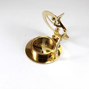 ที่ตั้งทองเหลืองโบราณพร้อมกล่องไม้ทำด้วยมือเข็มทิศนาฬิกาแดดโลหะอัลลอยขัดเงาของขวัญวันครบรอบวันเกิด - Product Image 4