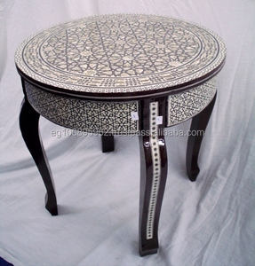 Table sur Table blanche avec la mère de la perle W9, Table arabe ronde artisanale incrustée à la main - Product Image 1