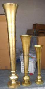 Vase de sol plaqué or en aluminium de qualité supérieure Vase à fleurs design de style indien pour la maison et la décoration de mariage Vase de style moderne - Product Image 2