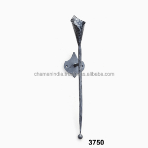 Portavelas de pared forjado a mano - Product Image 1