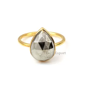 Anillo Apilable Delicado de Uso Diario con Engaste de Plata de Ley 925 Chapado en Oro de 18k y Piedra de Pirita Natural de 12x16mm en Forma de Pera - Product Image 1