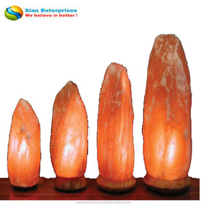 Sublimez votre espace avec la beauté naturelle d'une lampe en sel rose de l'Himalaya, sculptée à la main avec base en bois - Sian Enterprises - Product Image 5