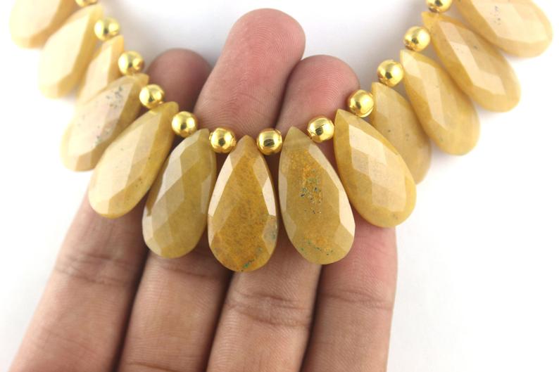 สีเหลือง