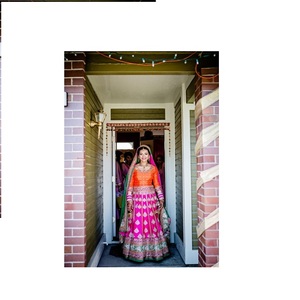 Robe de mariée traditionnelle Lehenga Choli Design 2022, nouvelle couleur de robes de mariée de mariage pouvant être personnalisée et taille alsio selon le client - Product Image 1