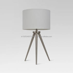 Lámpara de mesa ajustable de latón negro - Product Image 5