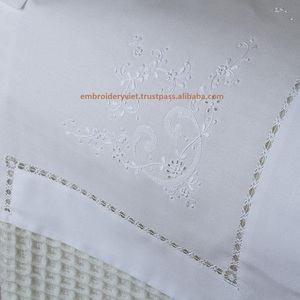 ชุดเครื่องนอนผ้าปูที่นอนสีขาวลายปักมือ งานเย็บริมผ้าทำมือ - Product Image 2