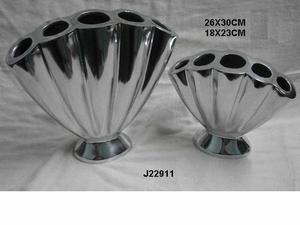 Vase à fleurs à ouverture demi-ronde en fonte d'aluminium avec finition polie miroir Vase de table Vase en métal - Product Image 3