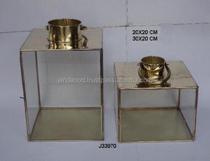 Linterna con acabado de latón pulido y espejo hecho a mano con parte superior plana, decoración navideña de latón, portavelas festivo para boda - Product Image 3