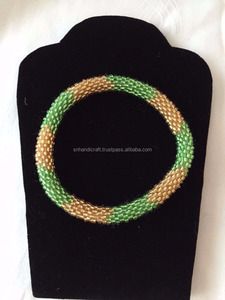 Pulseras de Cuentas de Vidrio Hechas a Mano en Nepal, Magia Hecha a Mano - Product Image 3