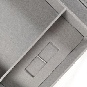 Boîte USB en lin gris moderne de haute qualité faite à la main pour les photographes - Product Image 3