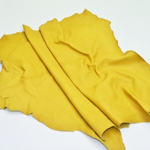 หนังแกะคาเบรตต้าสำหรับถุงมือกอล์ฟ แบบผิวเรียบ สีม่วง/สีตามสั่ง เป็นมิตรกับสิ่งแวดล้อม ความหนา 0.45-0.55 มม. ทนทาน - Product Image 1